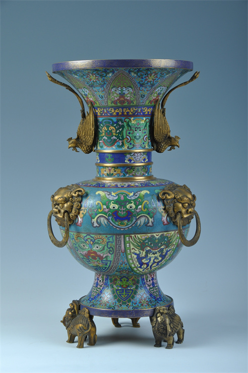 3 清掐丝珐琅凤耳尊.jpg