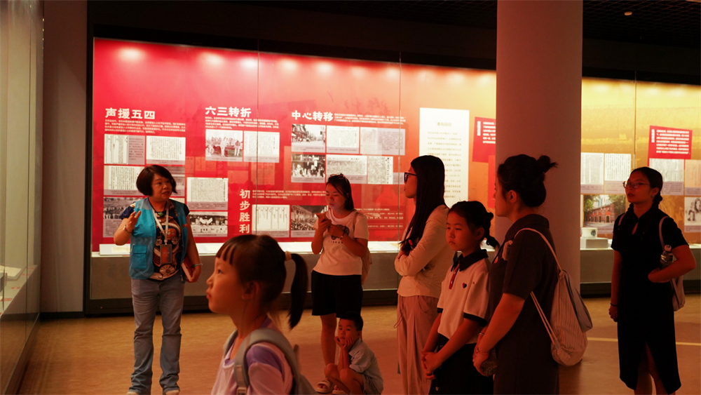 1727246642831463.jpg 假期志愿者导赏1.jpg