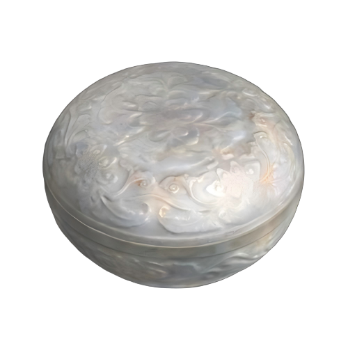 白玉缠枝莲纹圆盒
