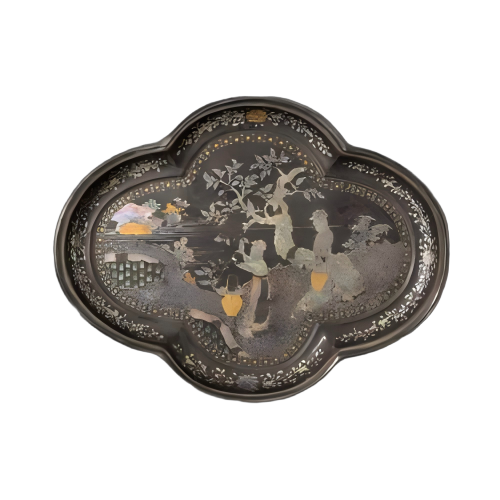 黑漆嵌螺甸菱形人物纹盘