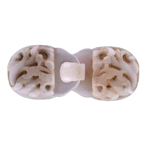 白玉螭虎纹带扣